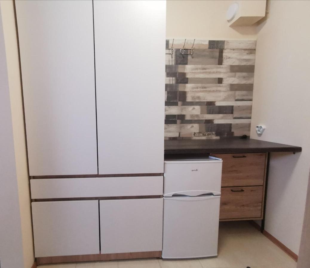 Къмпинг Градина - Апартамент С Две Спални В К-С Черноморска Звезда Apartment Chernomorets Ngoại thất bức ảnh